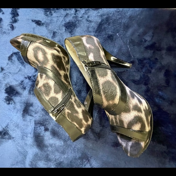 Open toe platform heels - Picture 9 of 16